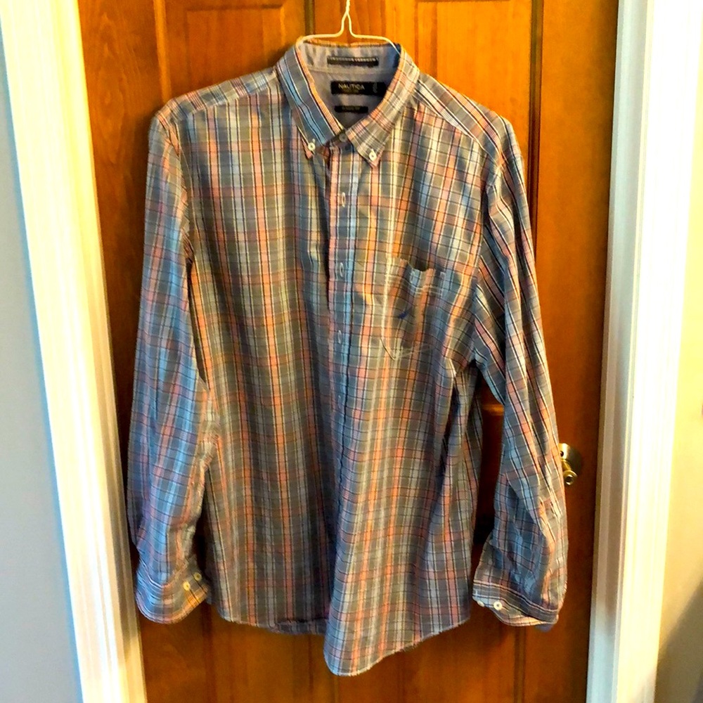 Men’s Nautica casual dress shirt